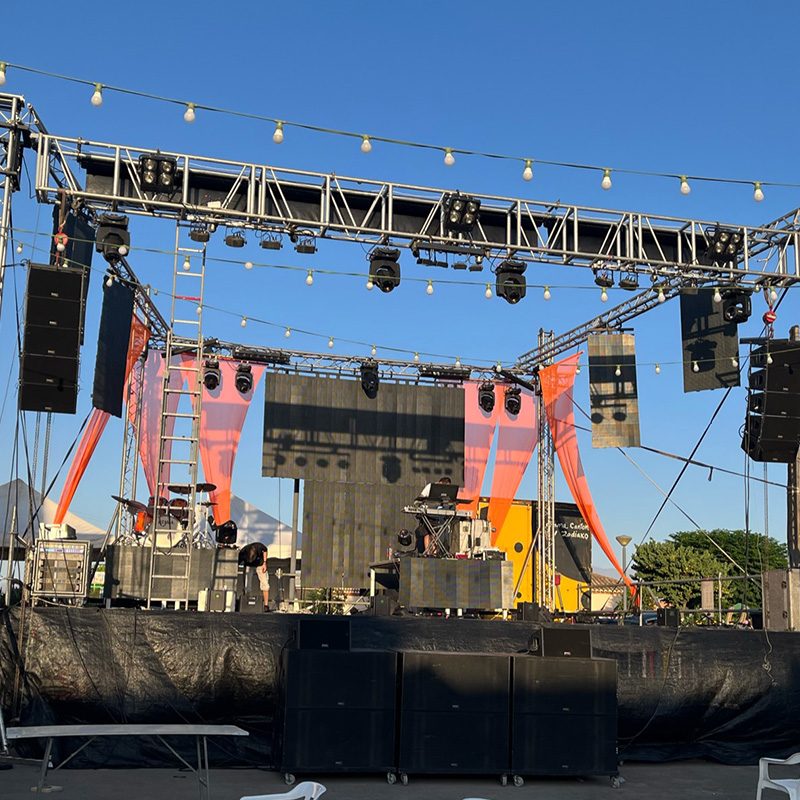 Contratación de Escenarios, Carpas, Vallas, Camerinos, WC